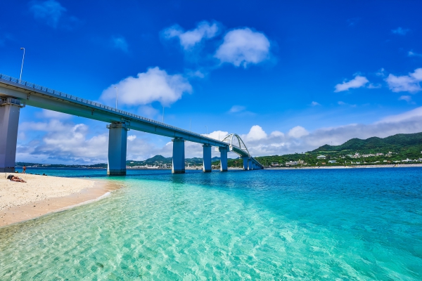 青い絶景でリフレッシュ 沖縄本島からみれる癒しの景色 リアルな搭乗レポートと格安航空券のお役立ちニュースを日々更新中